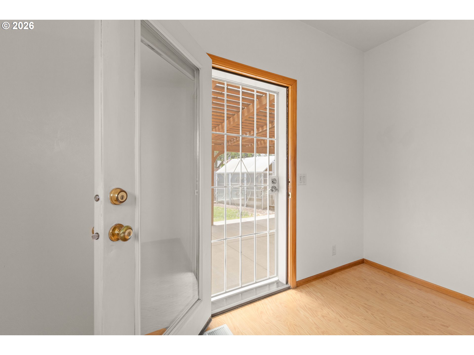 Property photo 11 of 32