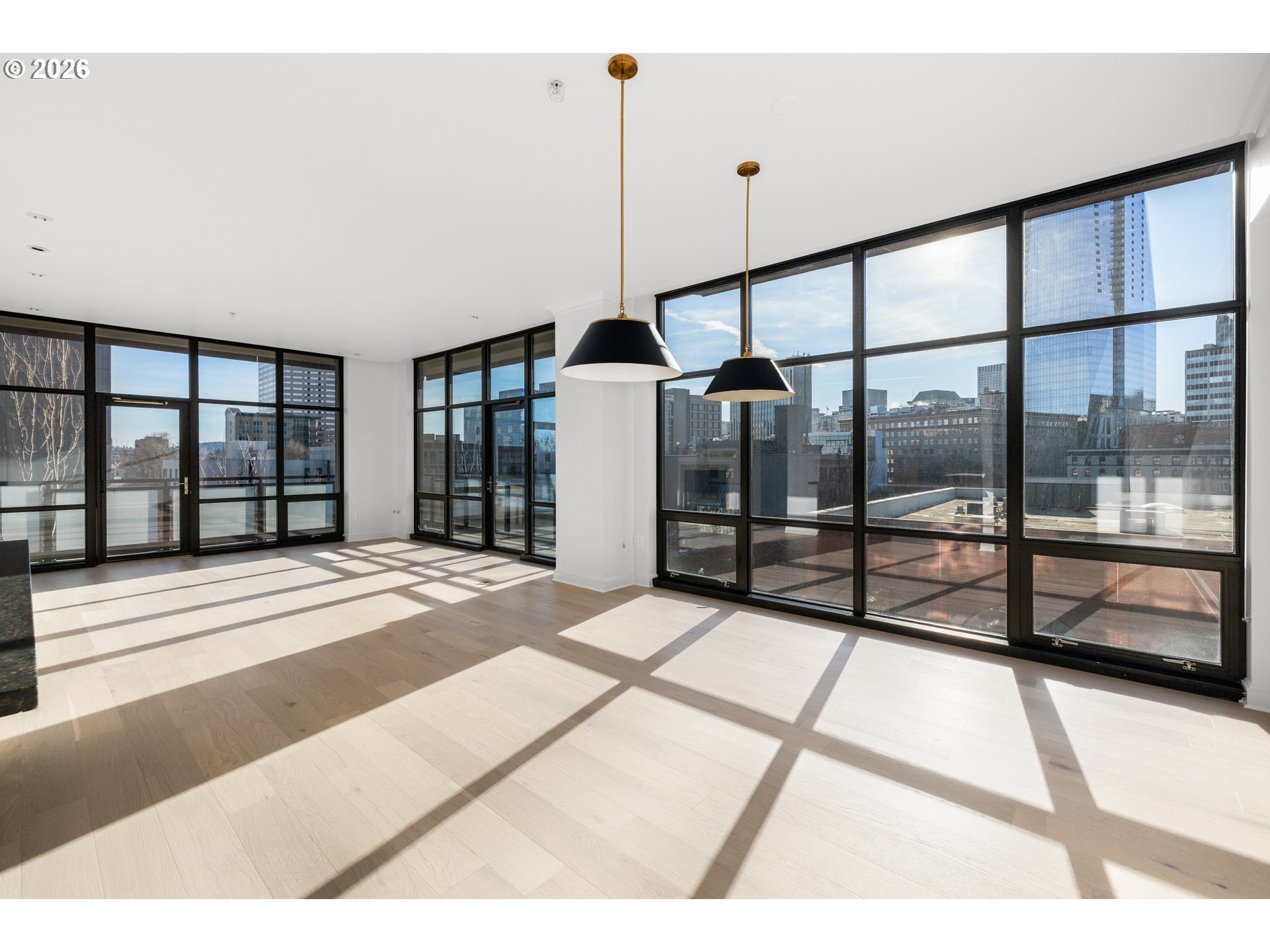 Photo #5: 444868517 Listing: Photo #5