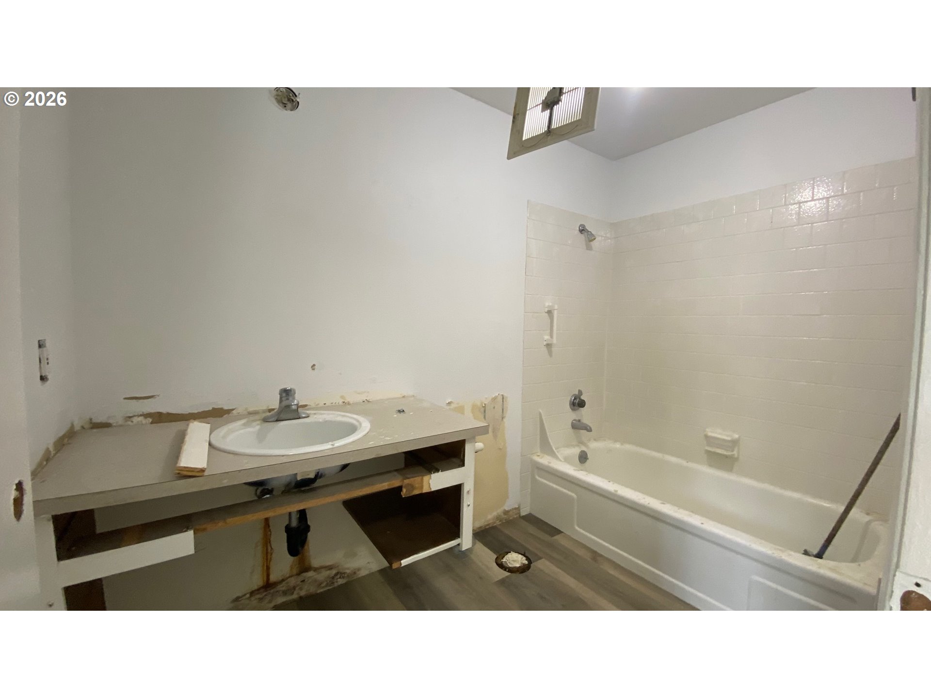 Photo #2: 444902397 Listing: Photo #2