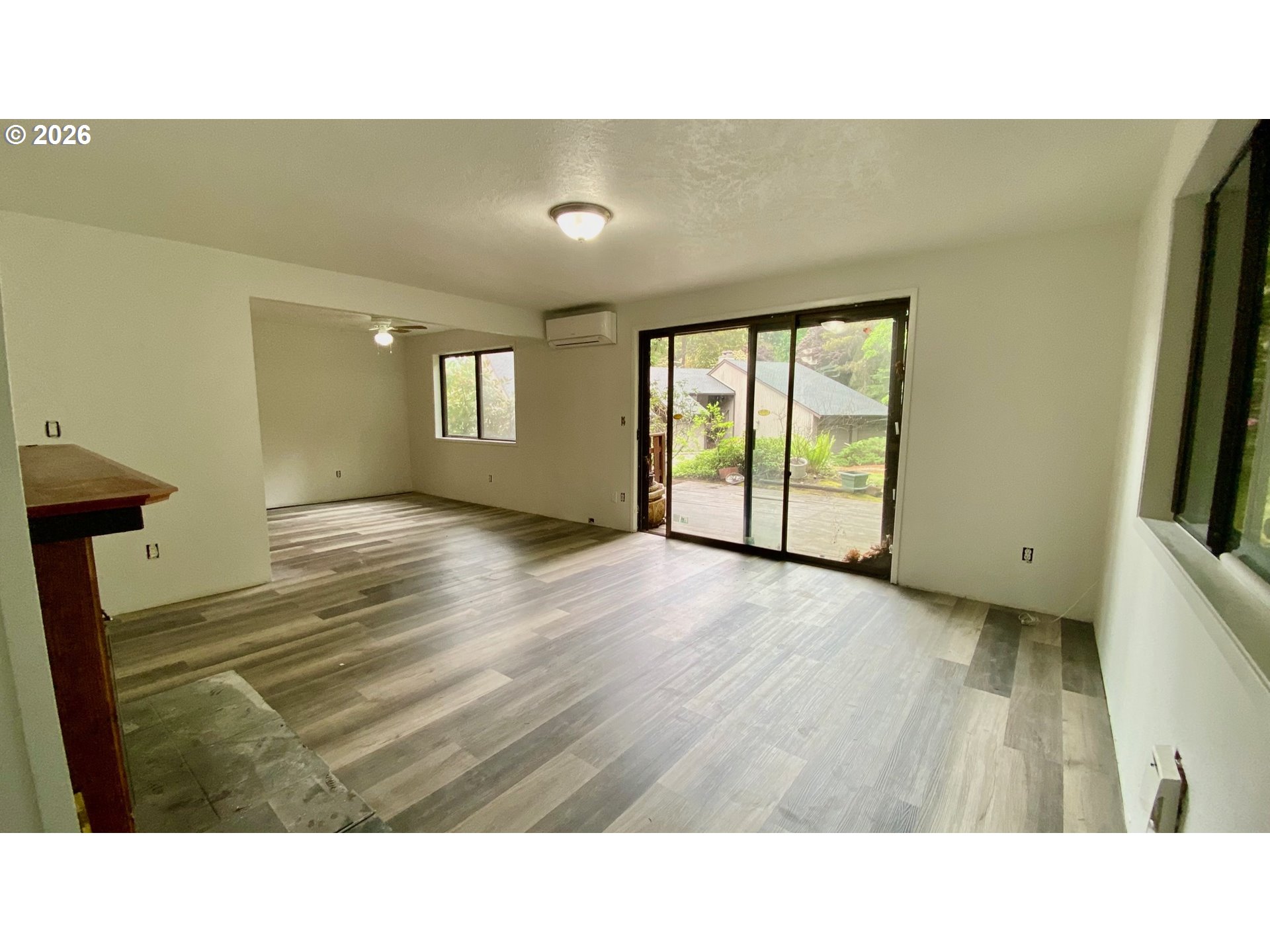 Photo #4: 444902397 Listing: Photo #4