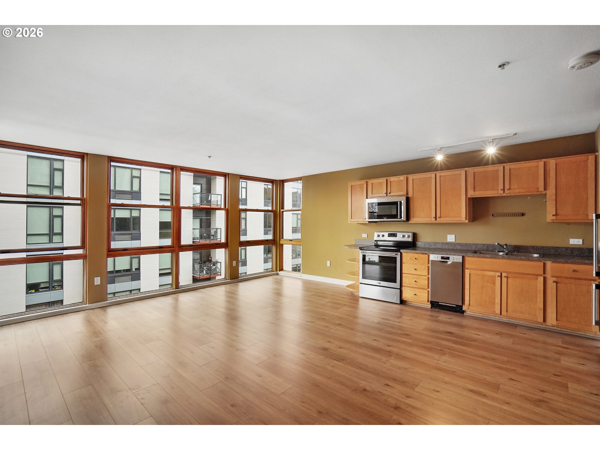 Photo #8: 445127200 Listing: Photo #8