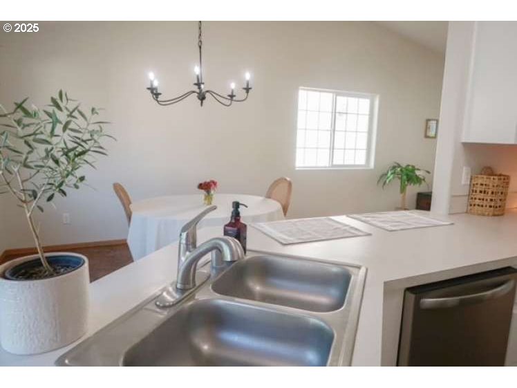 Photo #16: 447159551 Listing: Photo #16