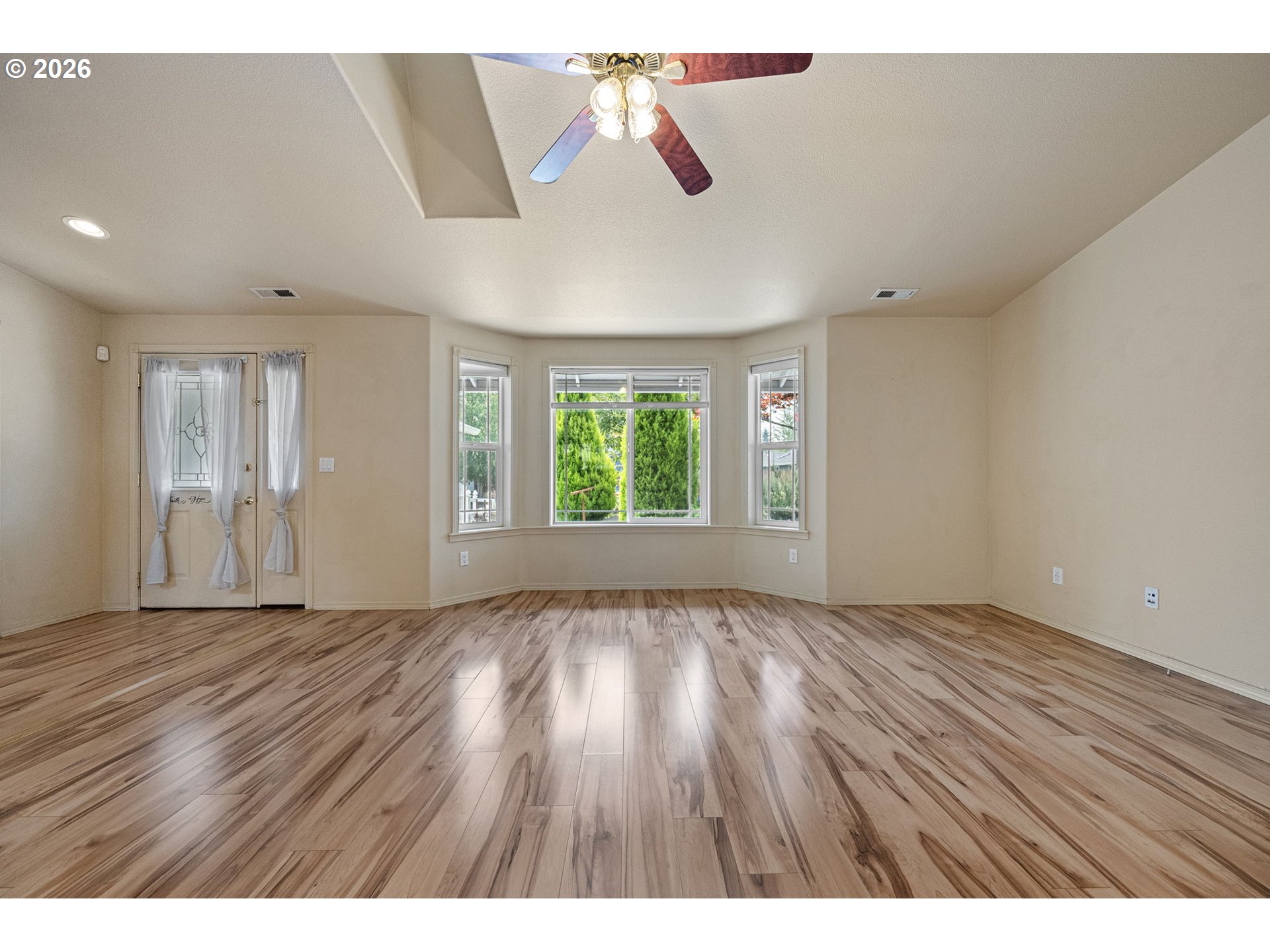 Property photo 9 of 40