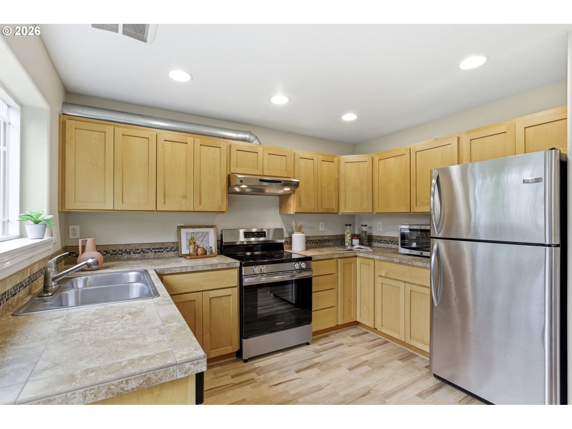 Photo #5: 448735917 Listing: Photo #5