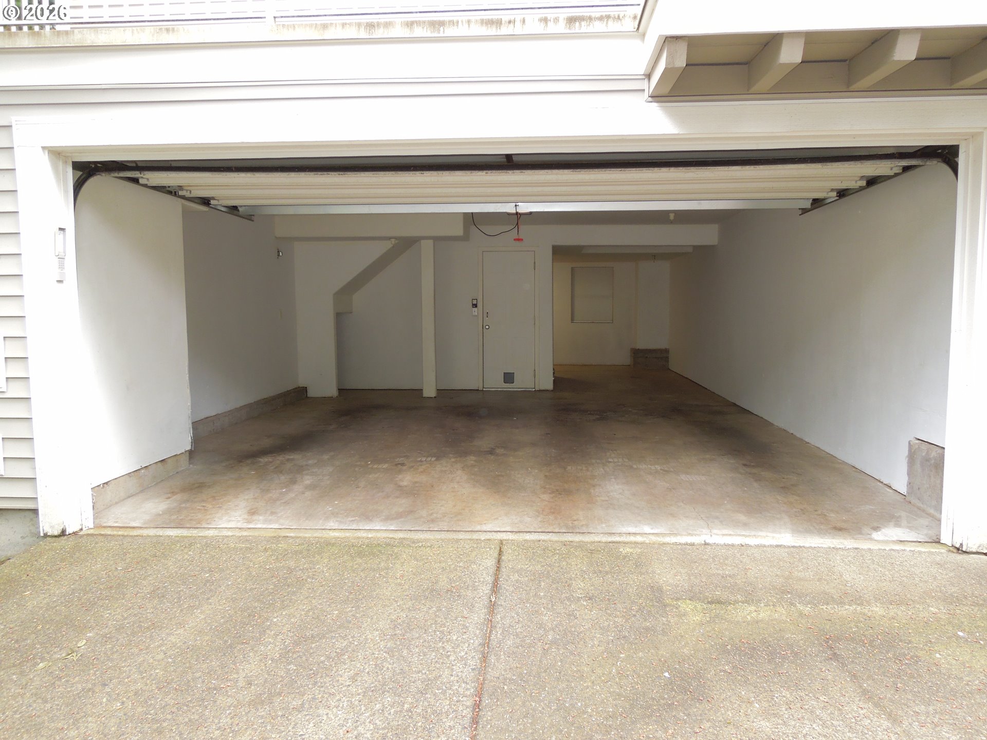 Photo #4: 448970079 Listing: Photo #4