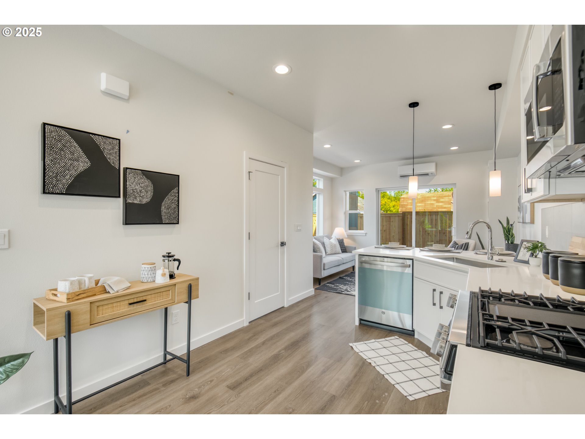 6804 NE 6th AVE, Portland, OR, 97211