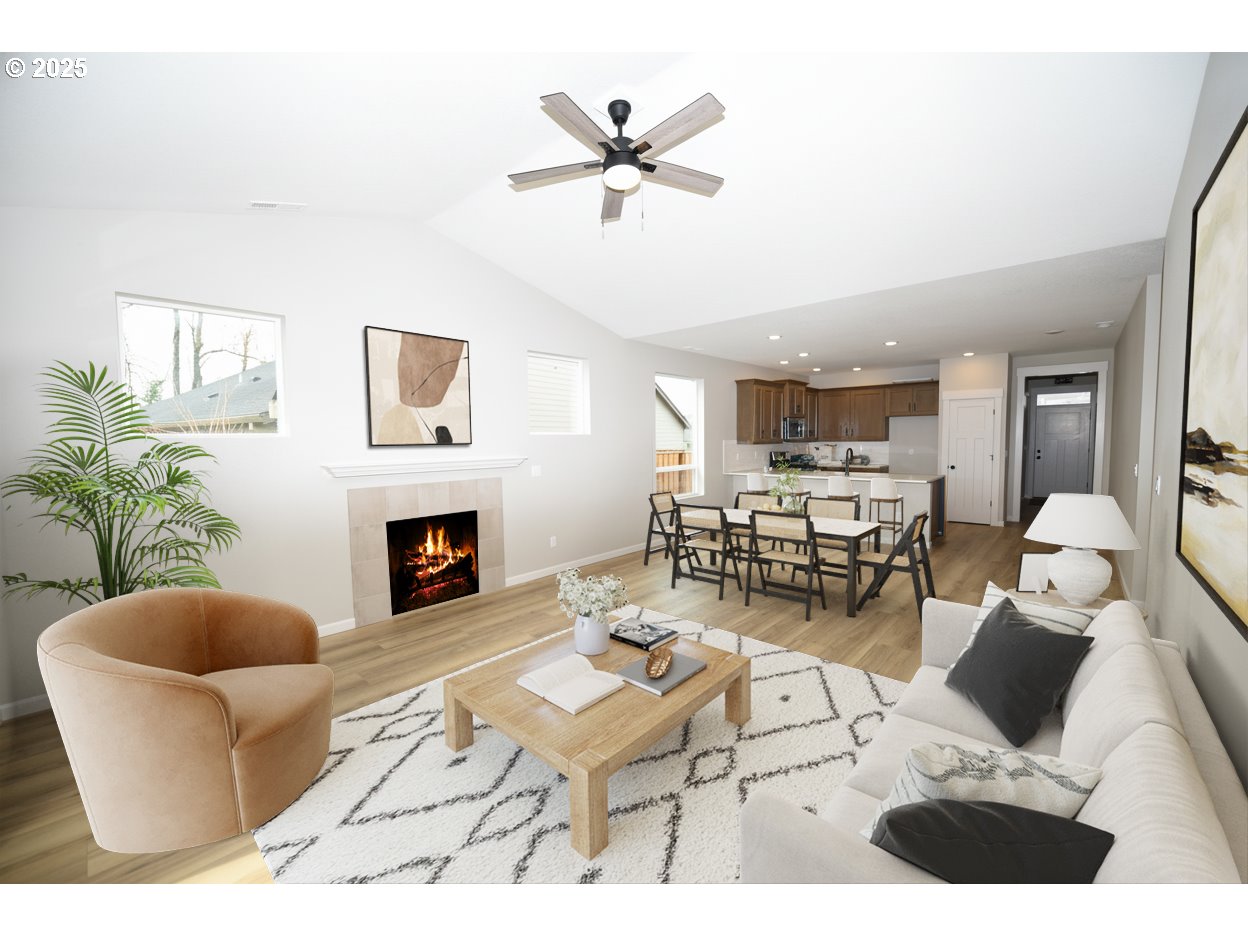 855 OAKLEAF WAY, Silverton, OR, 97381