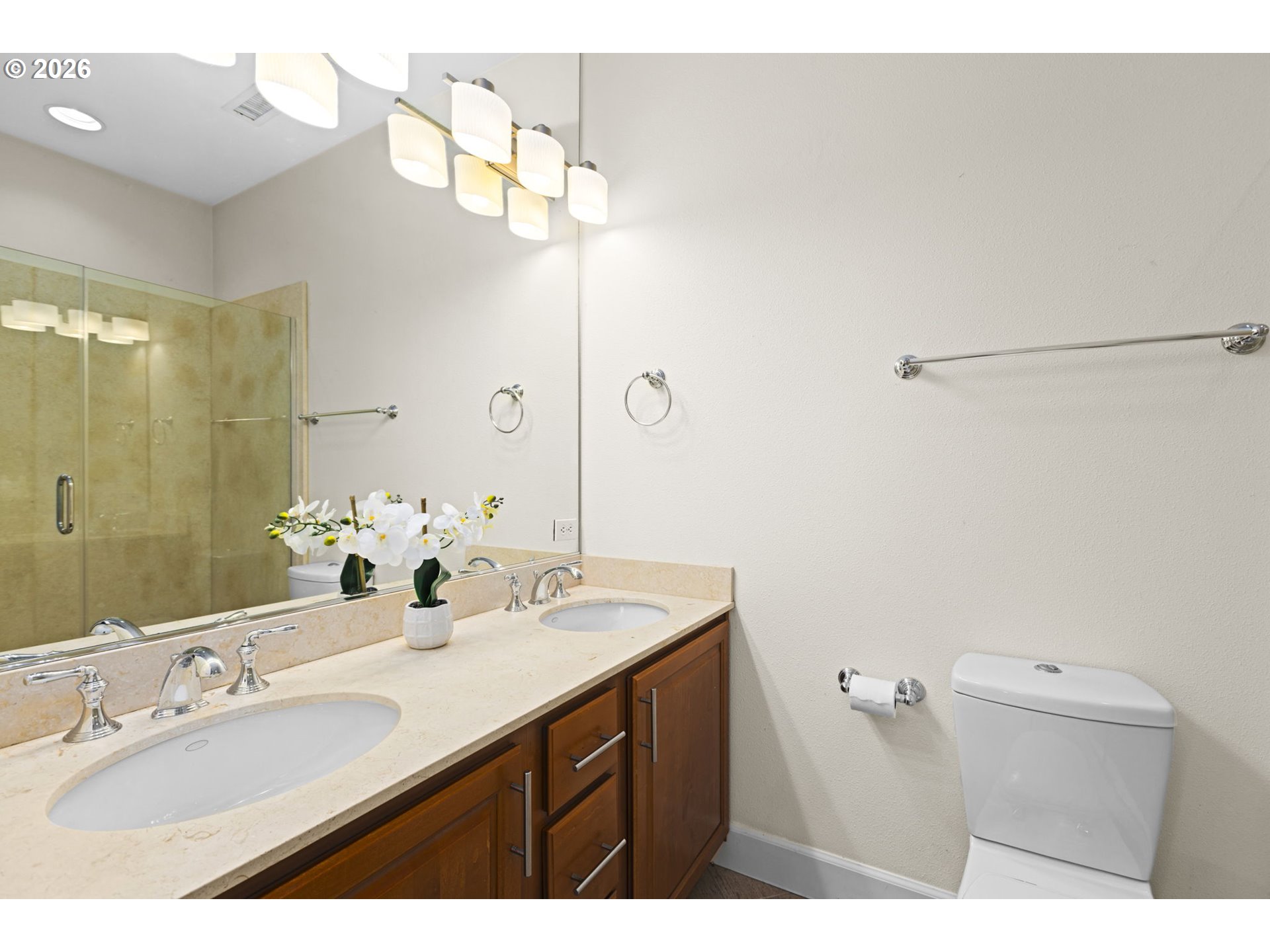 Photo #10: 450106037 Listing: Photo #10