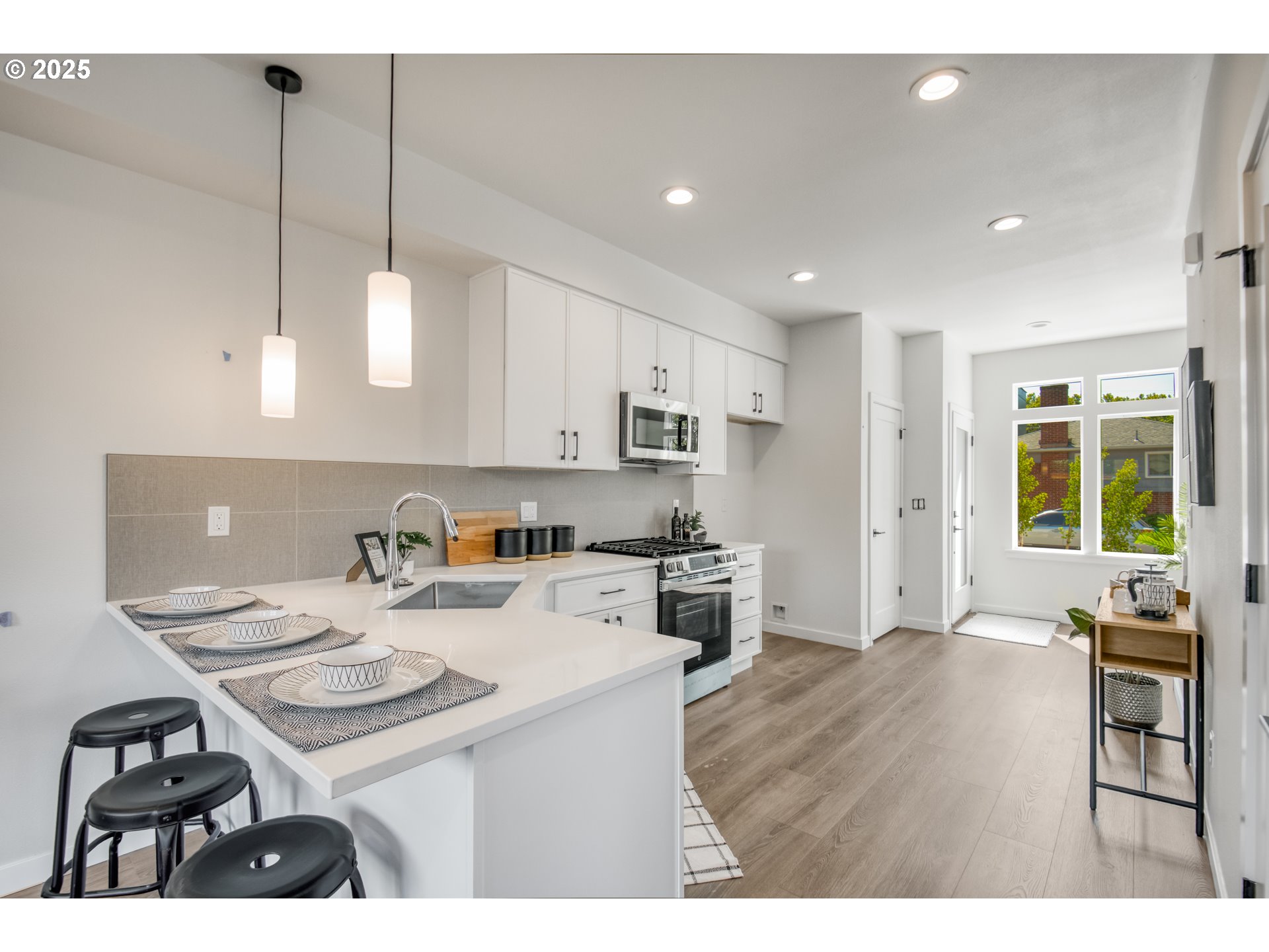 6812 NE 6th AVE, Portland, OR, 97211