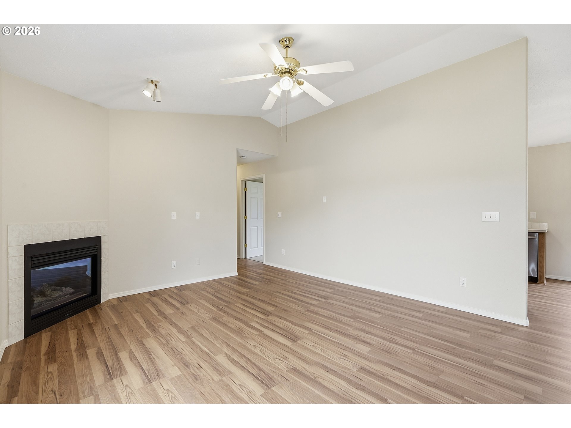 Photo #9: 450656308 Listing: Photo #9