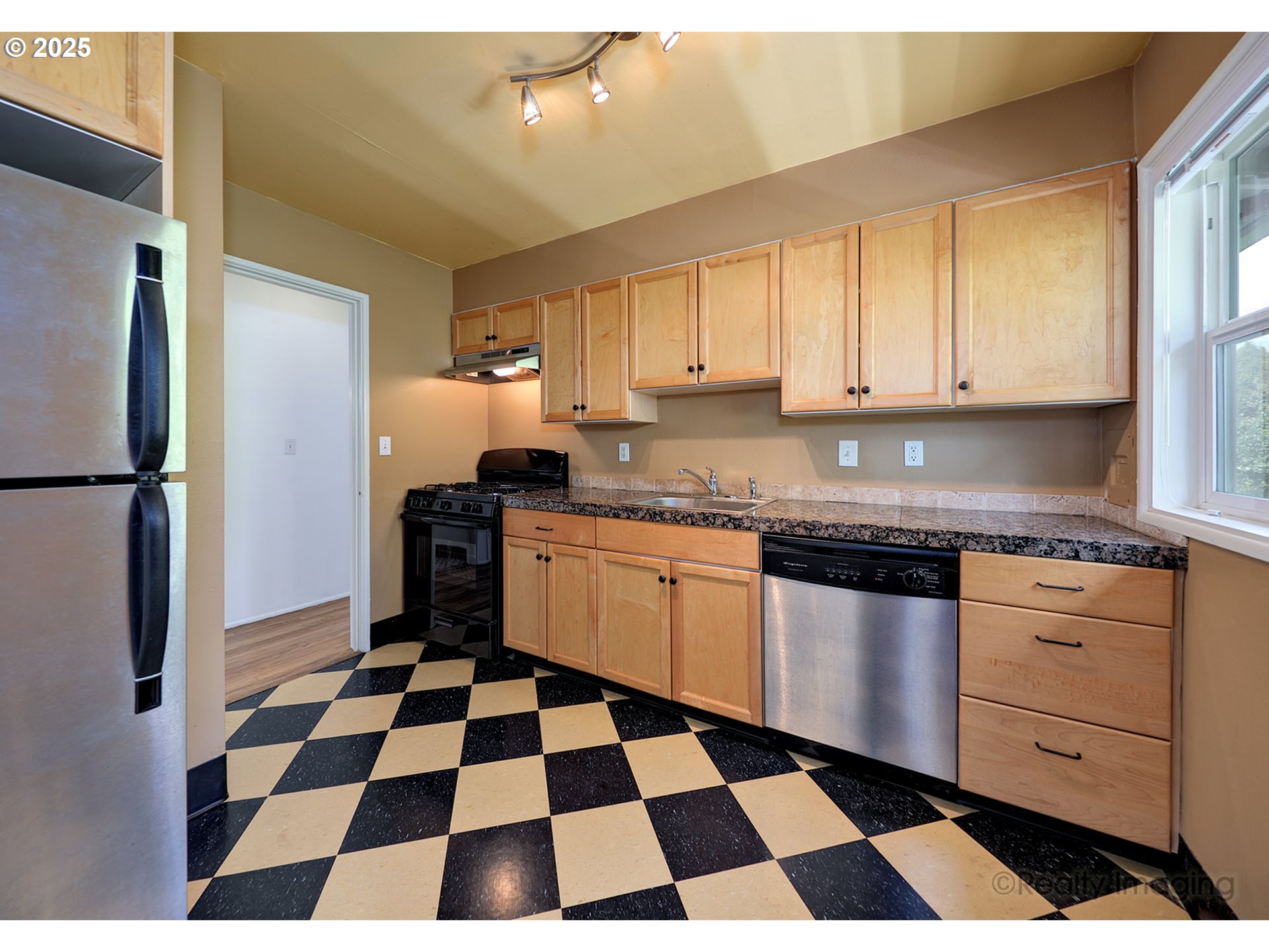 Photo #7: 450955941 Listing: Photo #7