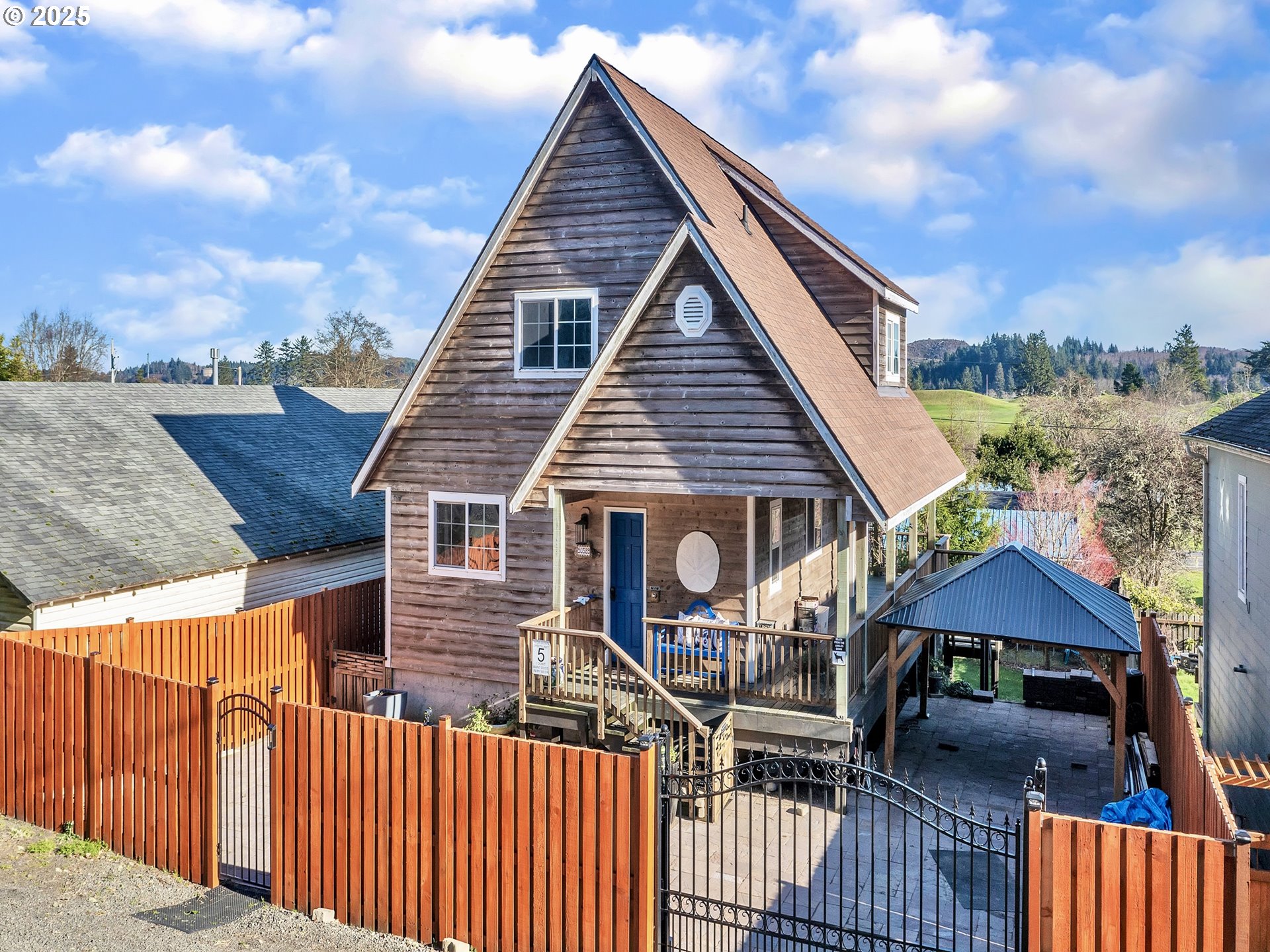 2714 NE EVERETT ST, Portland, OR, 97232