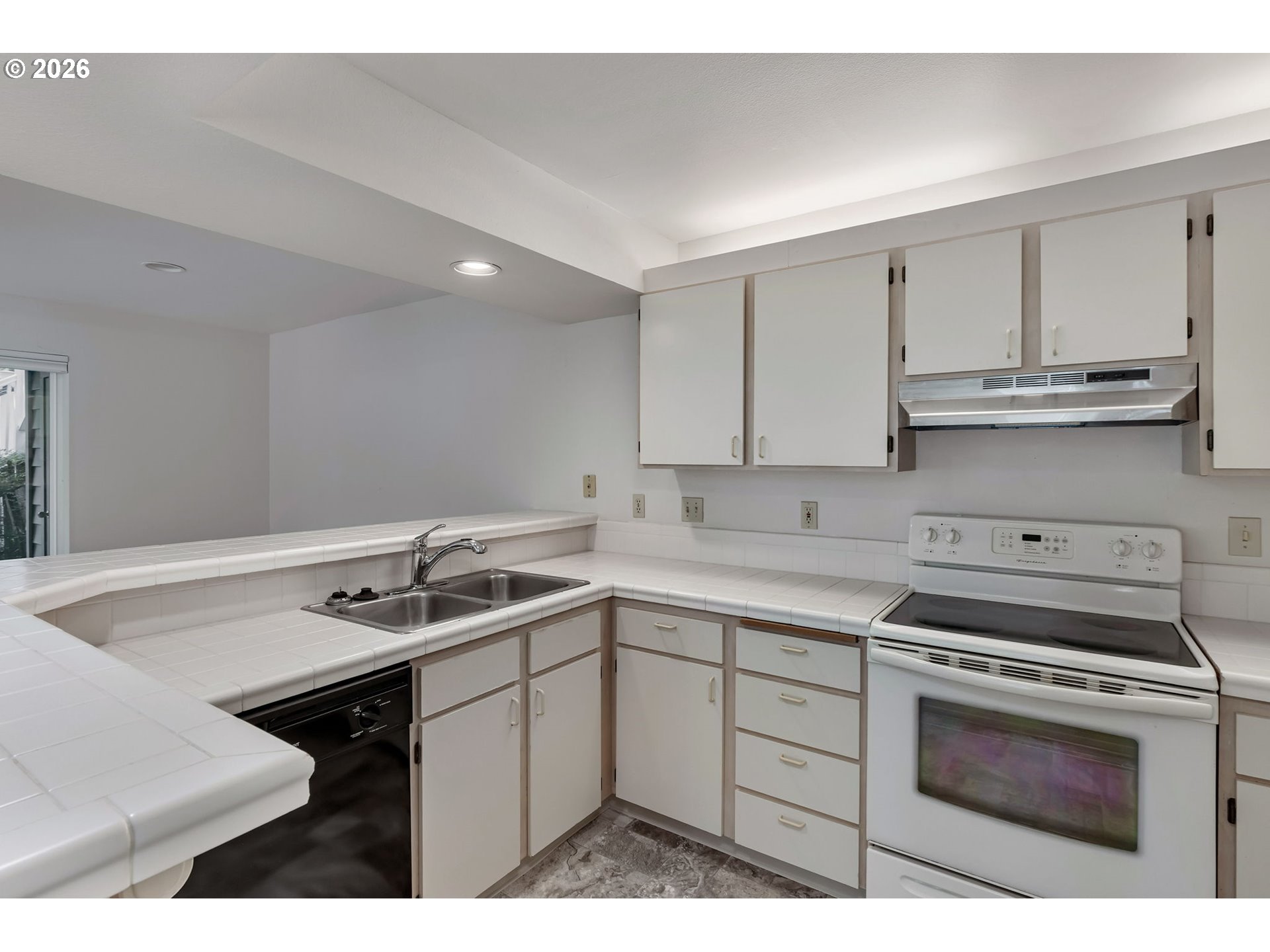 Photo #16: 451468358 Listing: Photo #16