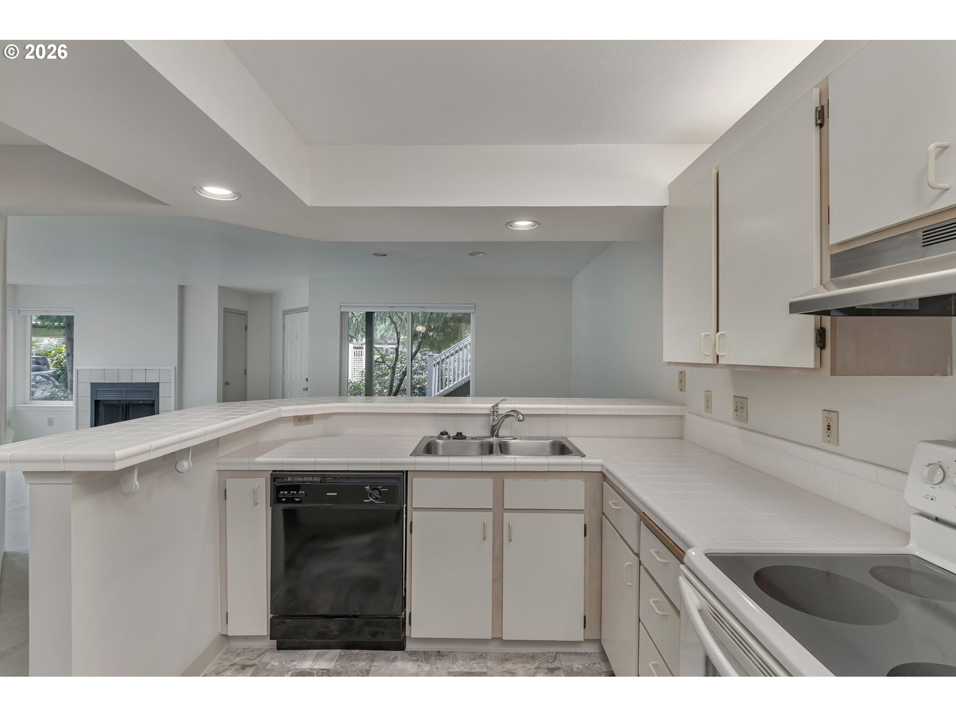 Photo #18: 451468358 Listing: Photo #18