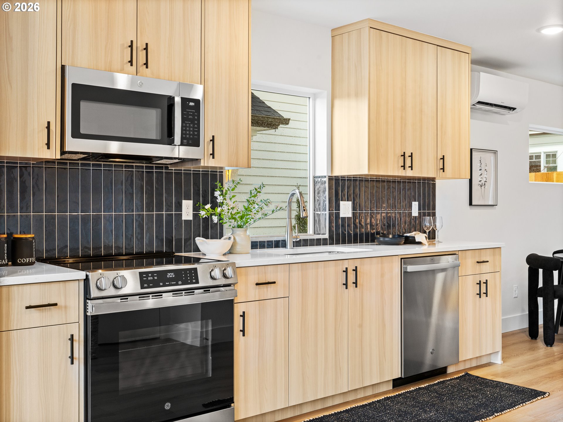 Photo #1: 452161423 Listing: Photo #1