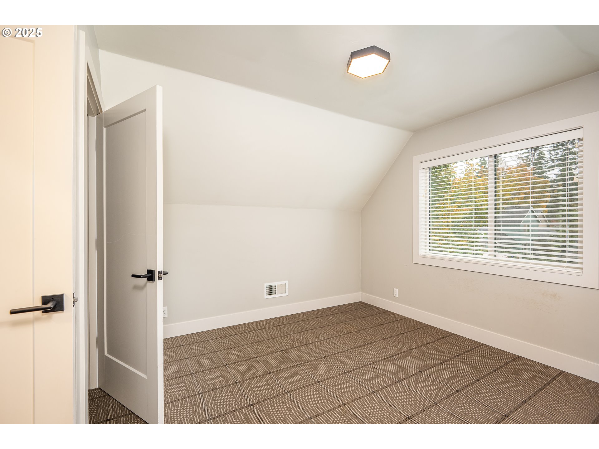 3346 ZANE LN, Eugene, OR, 97404