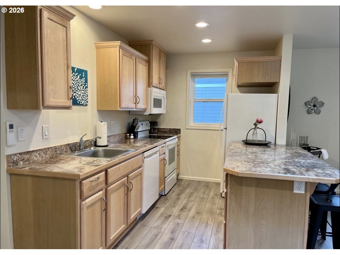 1610 19TH ST, Florence, OR, 97439