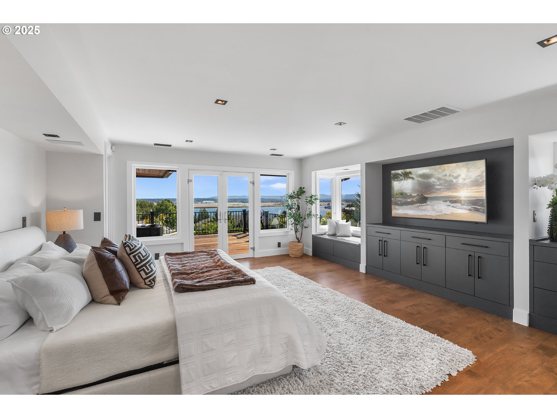 8015 SE EVERGREEN HWY, Vancouver, 5 Bedrooms Bedrooms, ,4 BathroomsBathrooms,Residential,For Sale,EVERGREEN,0,457945258