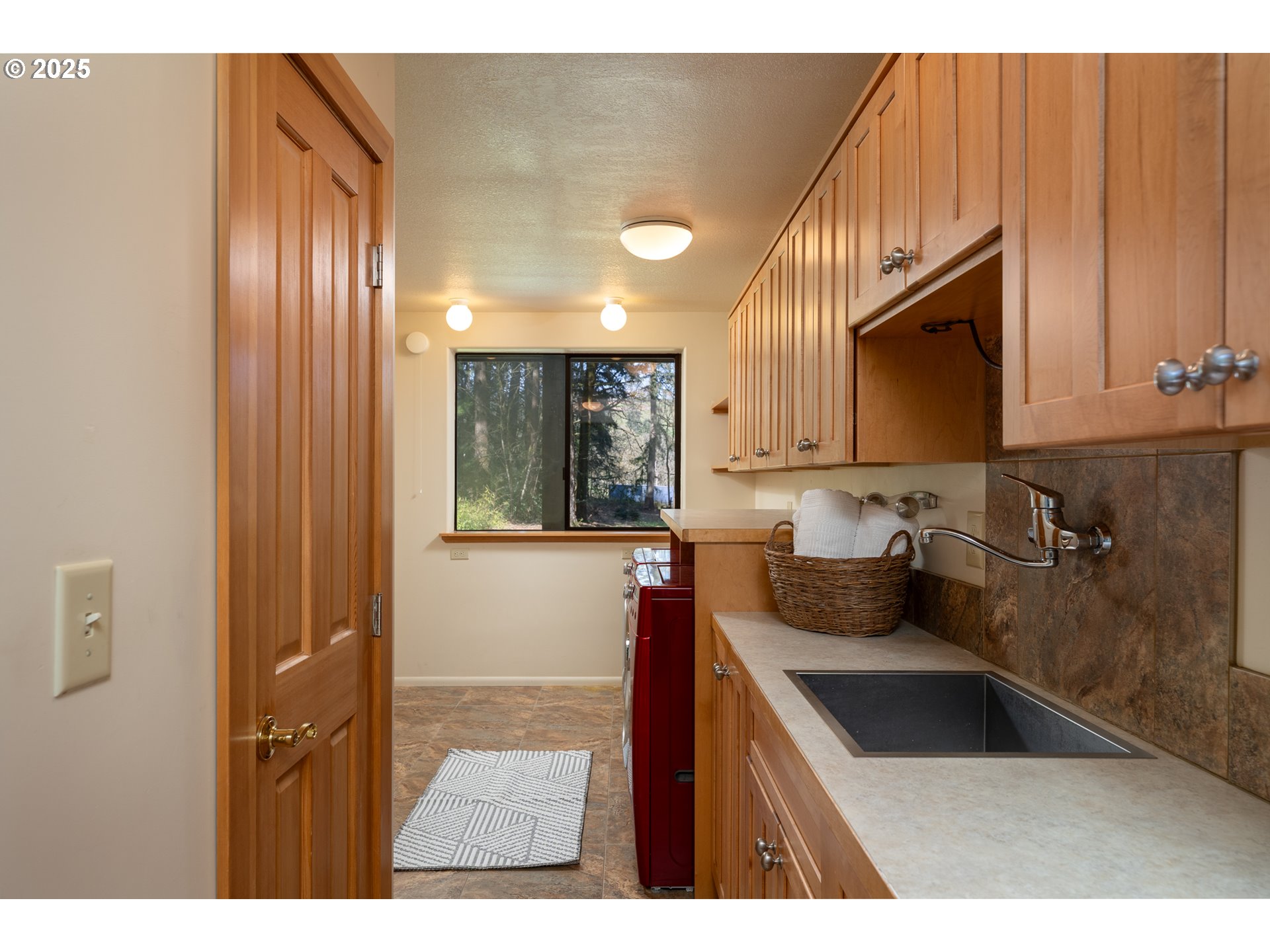 19855 NE TRUNK RD, Dundee, OR, 97115