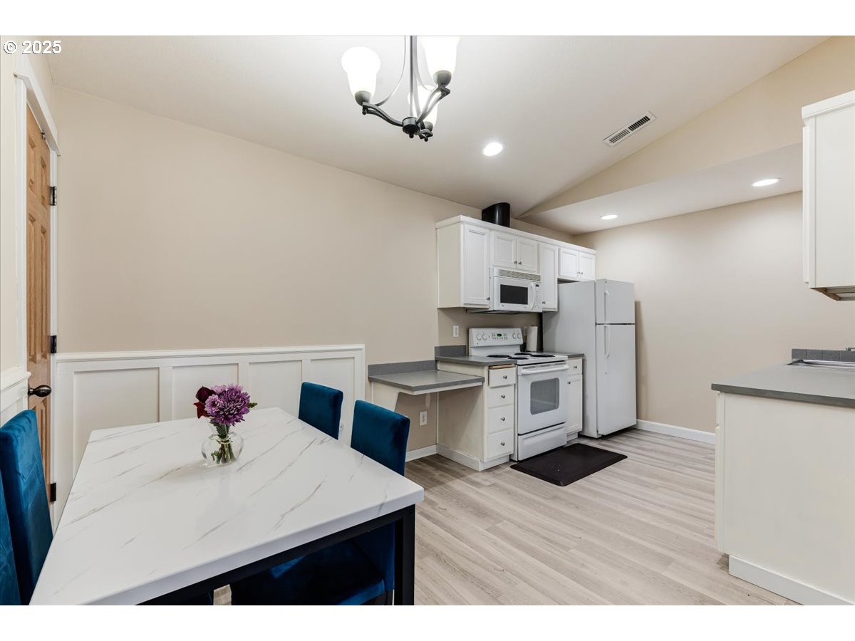 Photo #10: 458963571 Listing: Photo #10