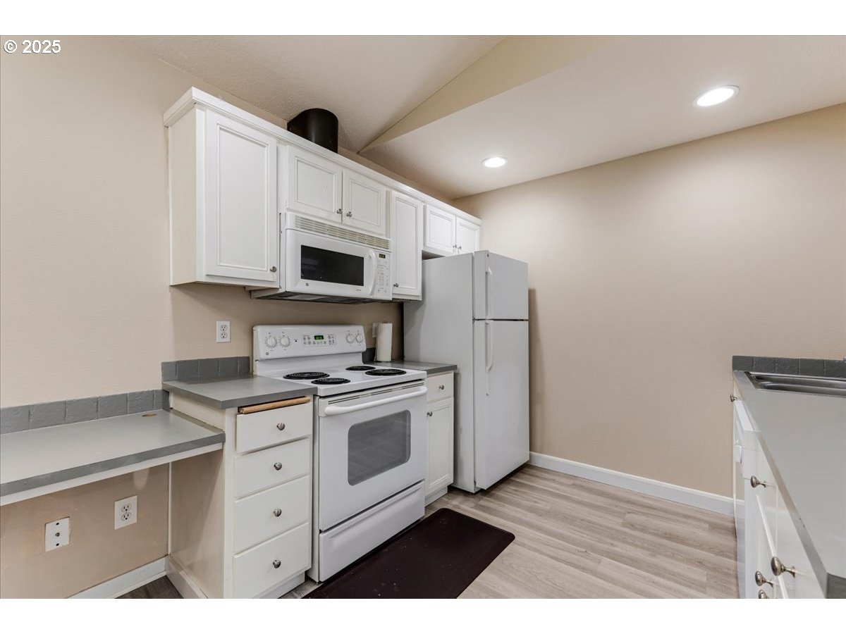 Photo #11: 458963571 Listing: Photo #11