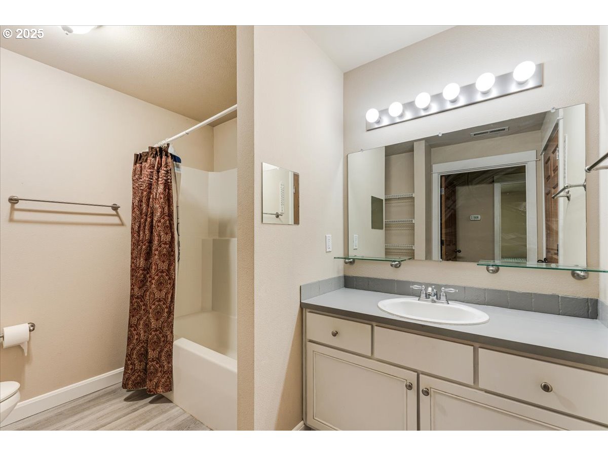 Photo #16: 458963571 Listing: Photo #16