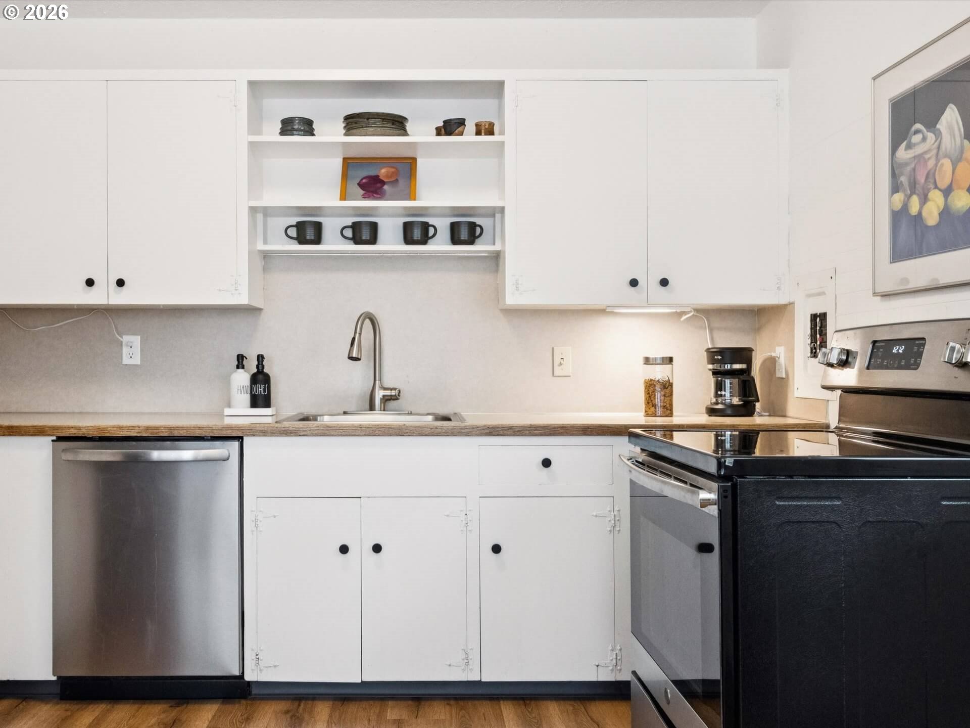 3332 SE 9TH AVE, Portland, OR, 97202