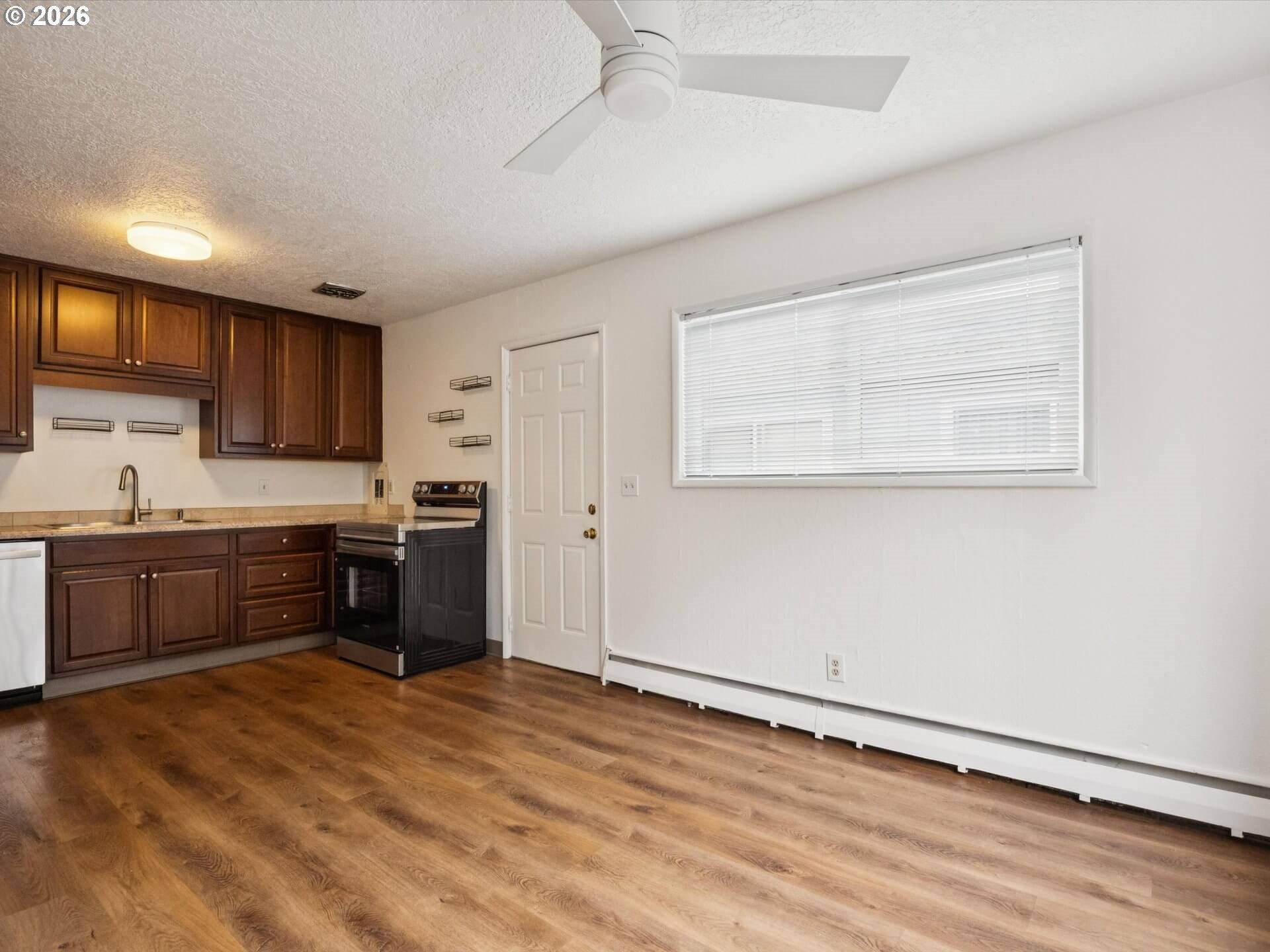 3332 SE 9TH AVE, Portland, OR, 97202