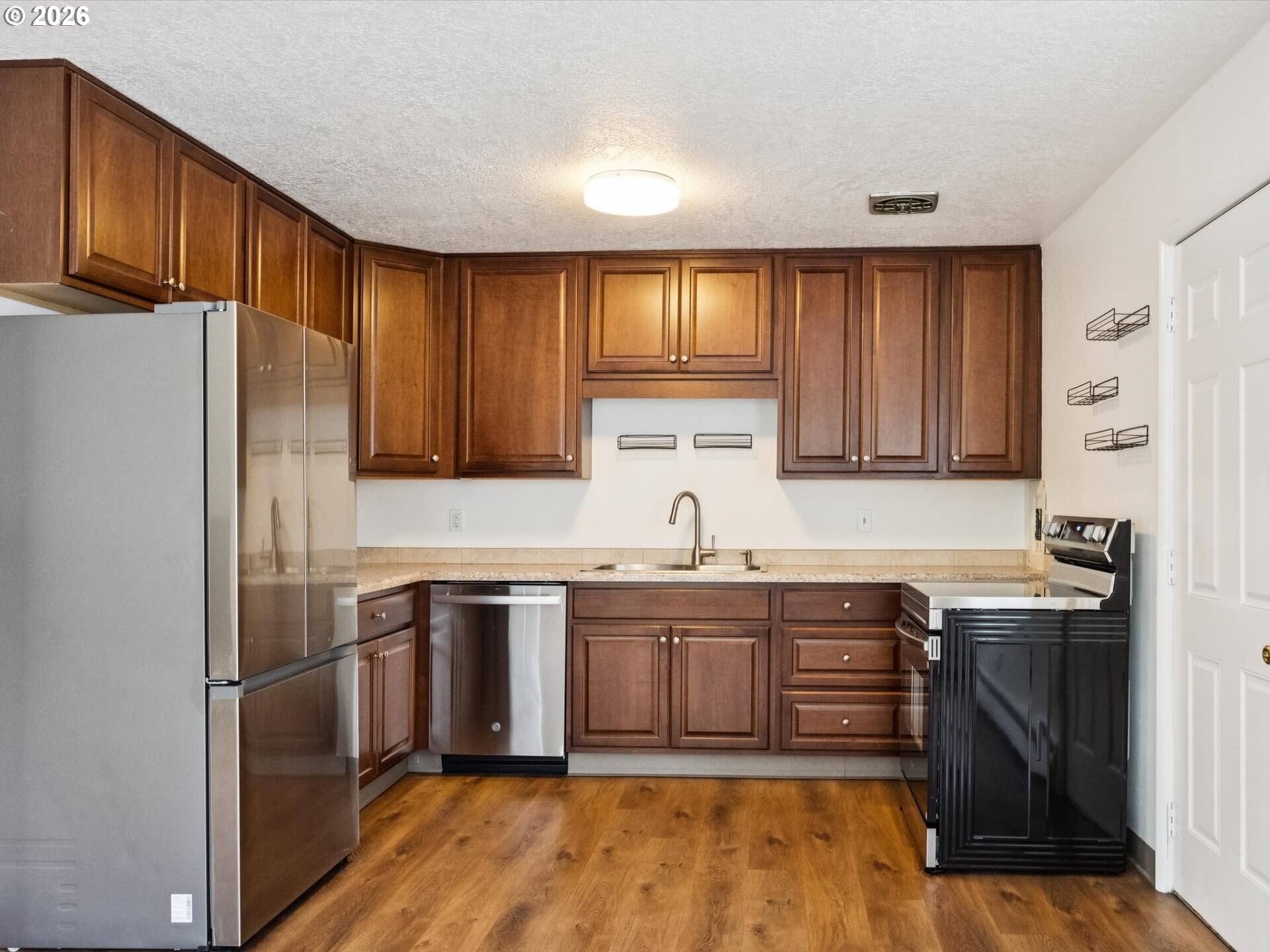 3332 SE 9TH AVE, Portland, OR, 97202