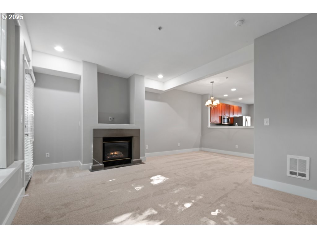 Photo #11: 460400741 Listing: Photo #11
