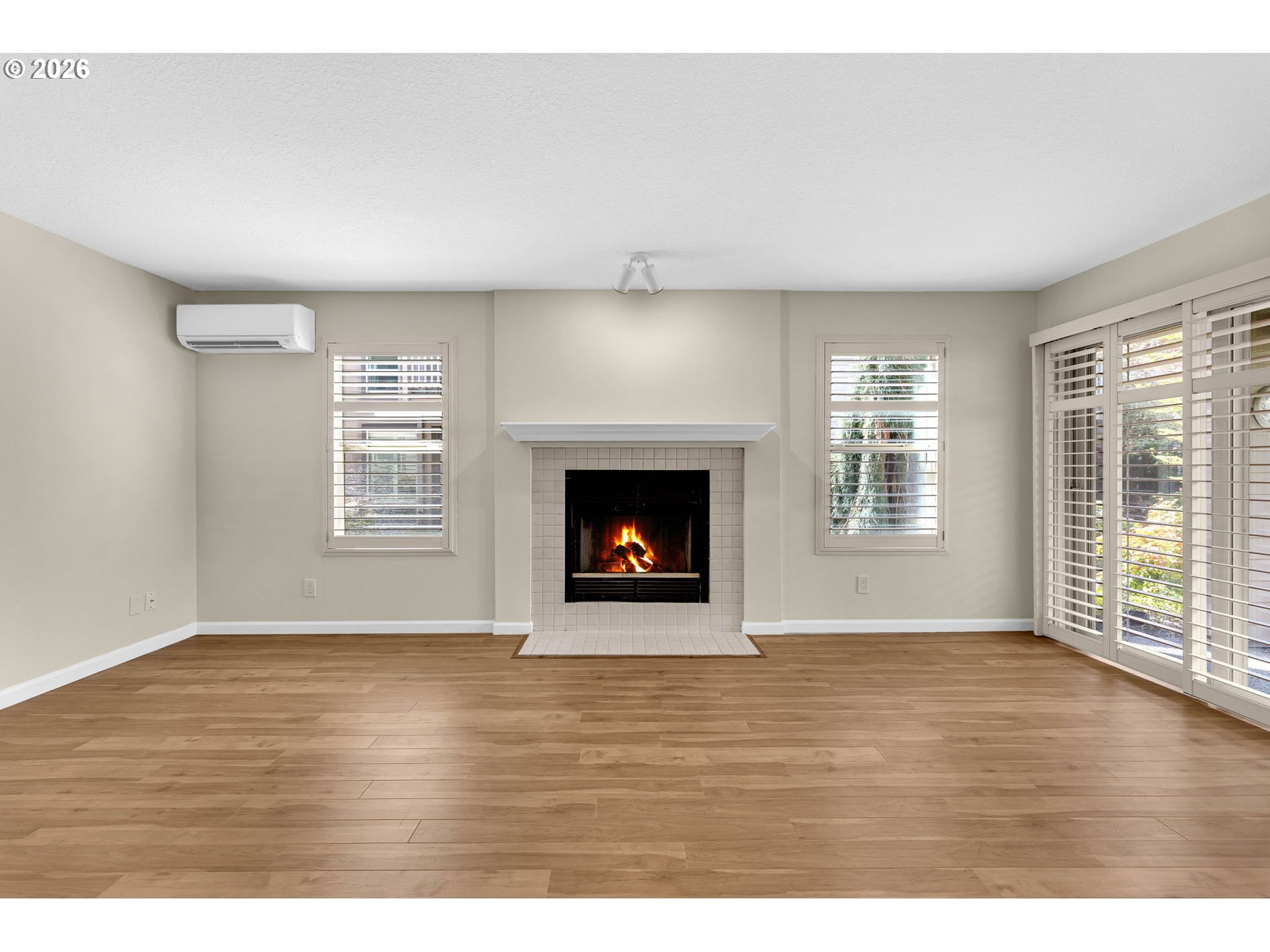 Photo #5: 460401349 Listing: Photo #5