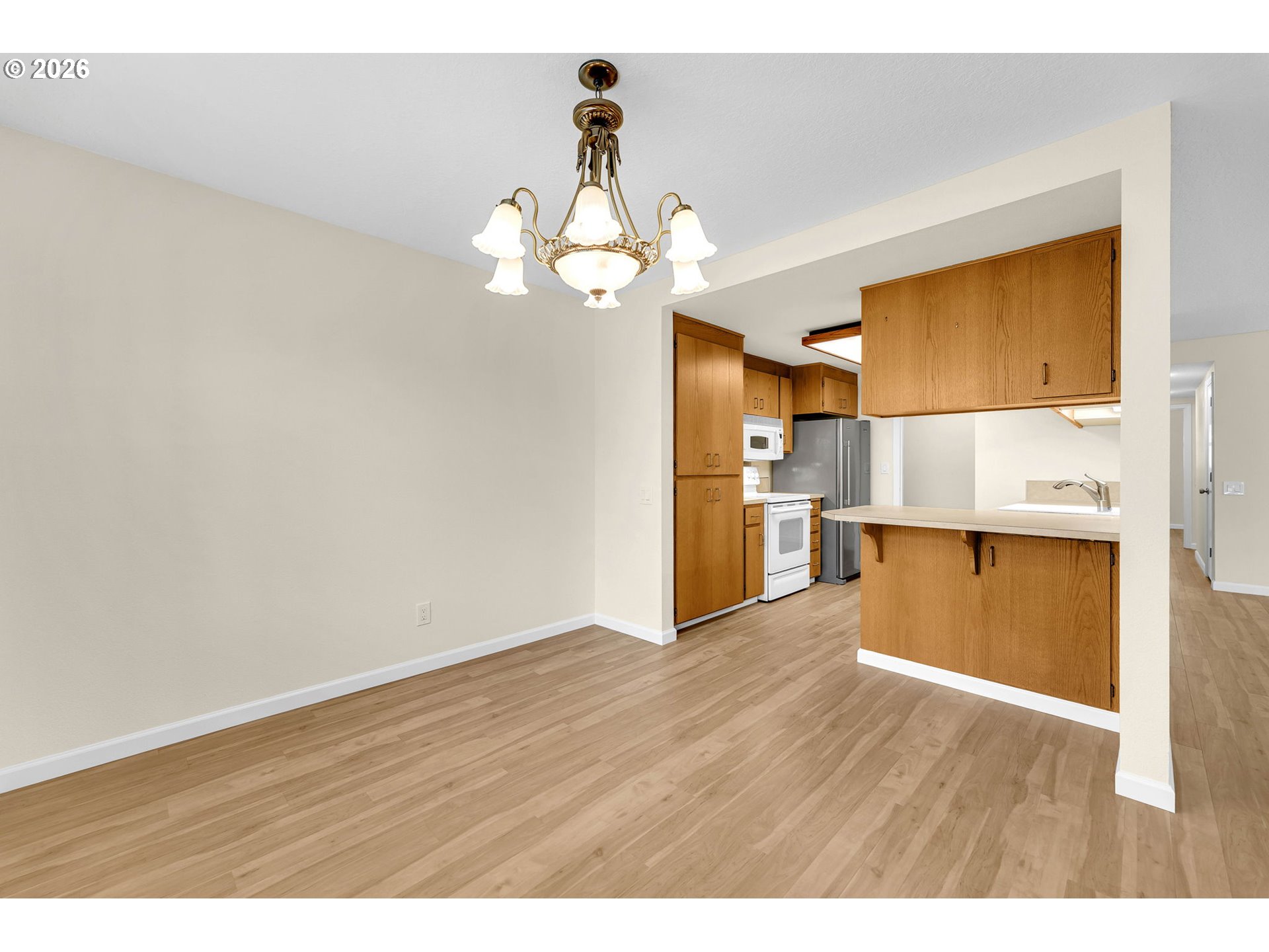 Photo #7: 460401349 Listing: Photo #7