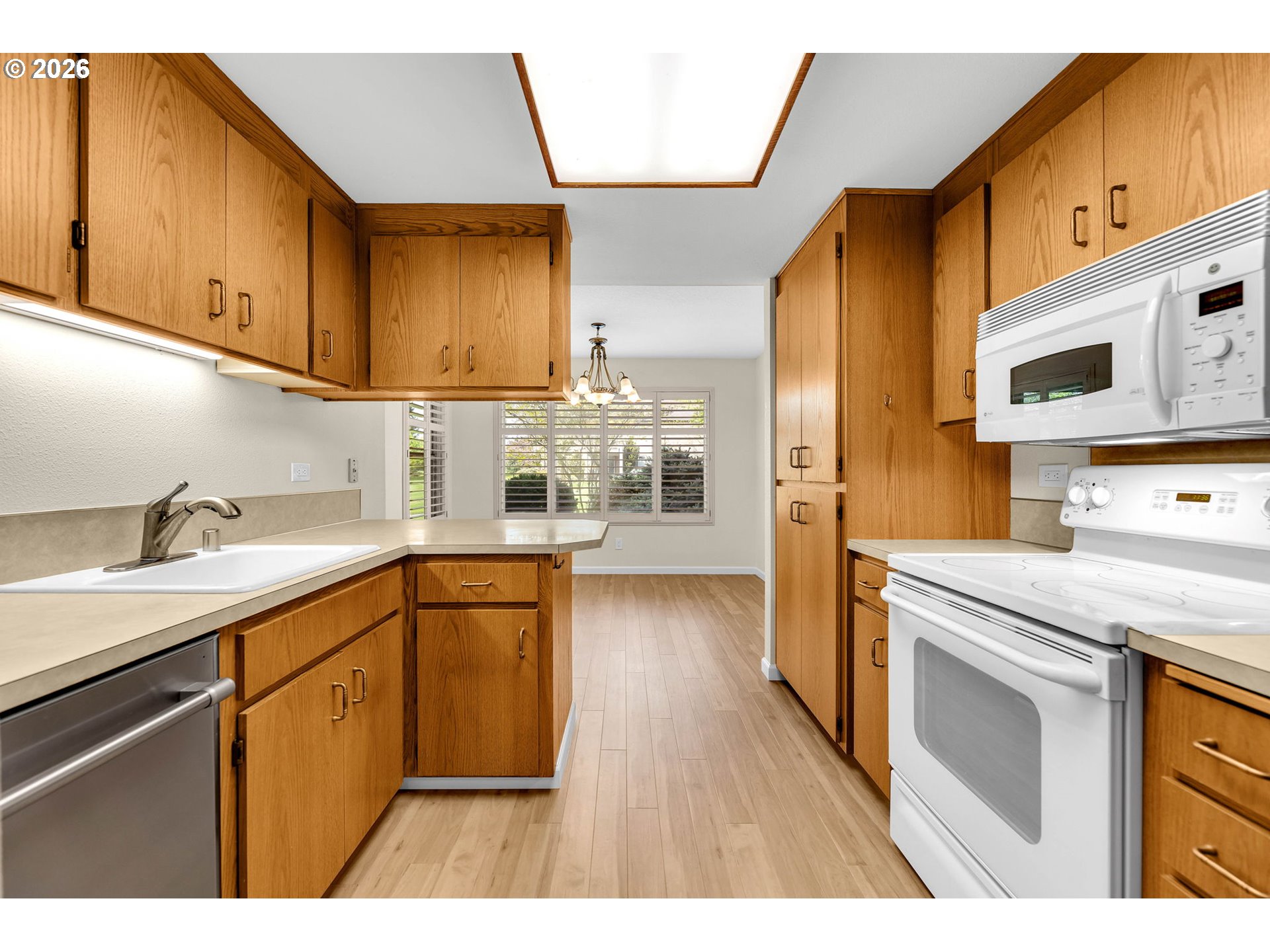 Photo #15: 460401349 Listing: Photo #15