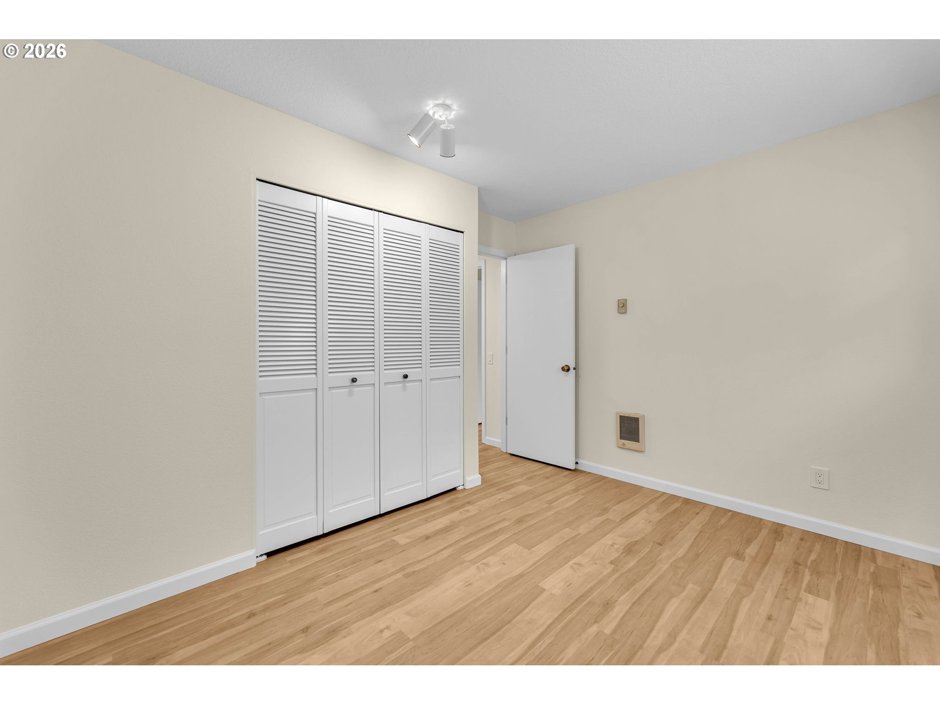 Photo #26: 460401349 Listing: Photo #26