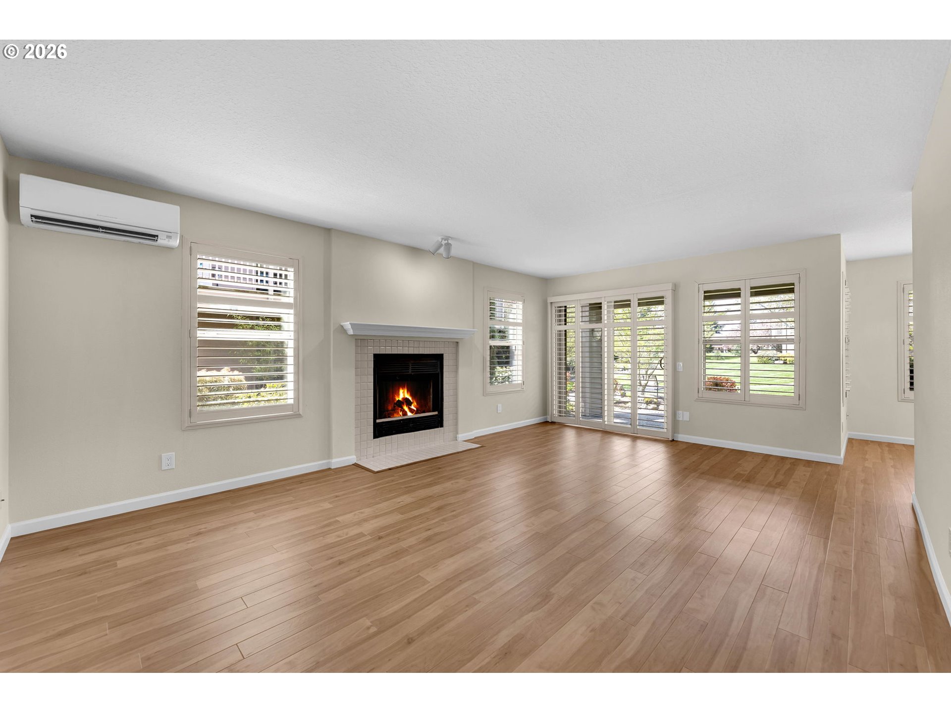 Photo #2: 460401349 Listing: Photo #2