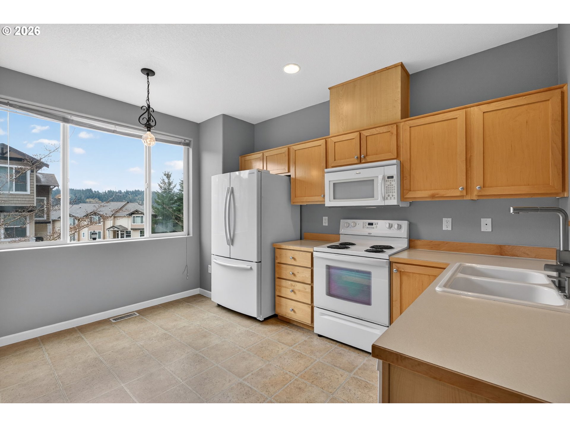 Photo #1: 460414663 Listing: Photo #1