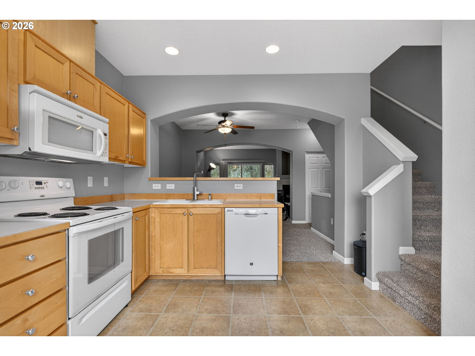 Photo #3: 460414663 Listing: Photo #3