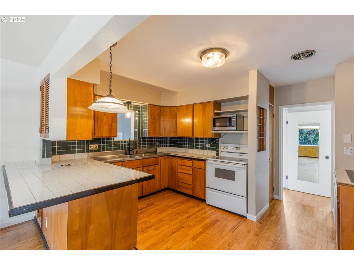 17720 SW HILLSBORO HWY, Hillsboro, OR, 97123