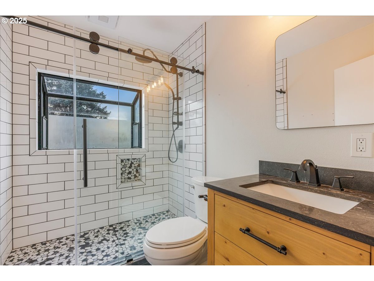 17720 SW HILLSBORO HWY, Hillsboro, OR, 97123