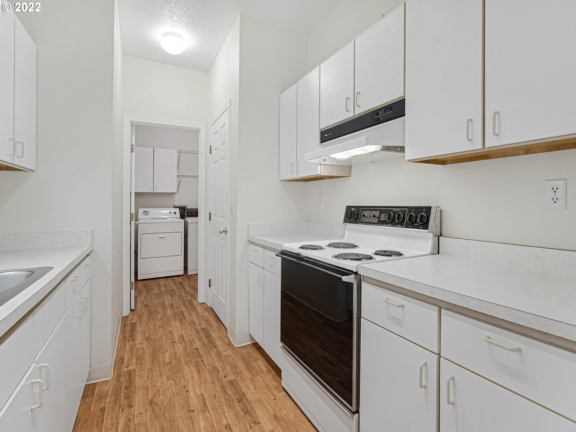 Photo #10: 461733620 Listing: Photo #10