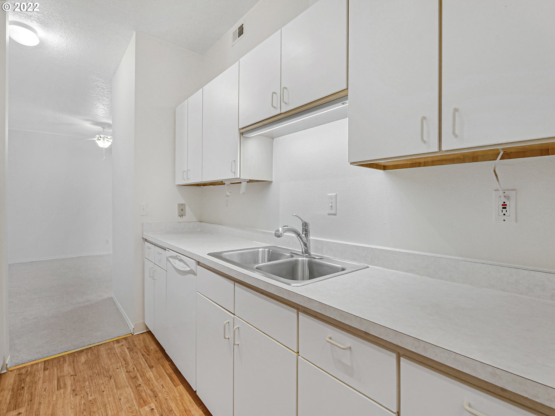 Photo #11: 461733620 Listing: Photo #11