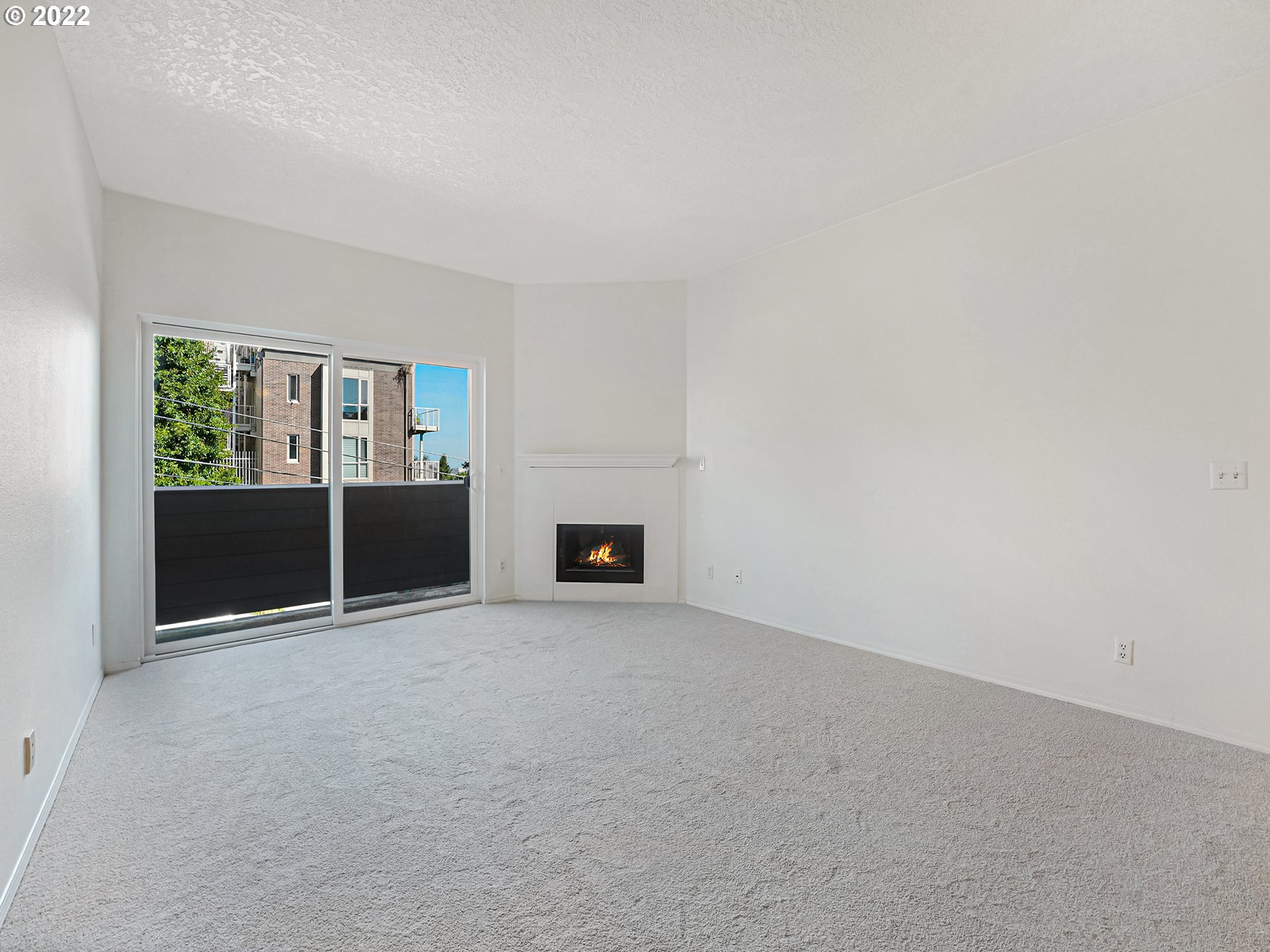 Photo #4: 461733620 Listing: Photo #4