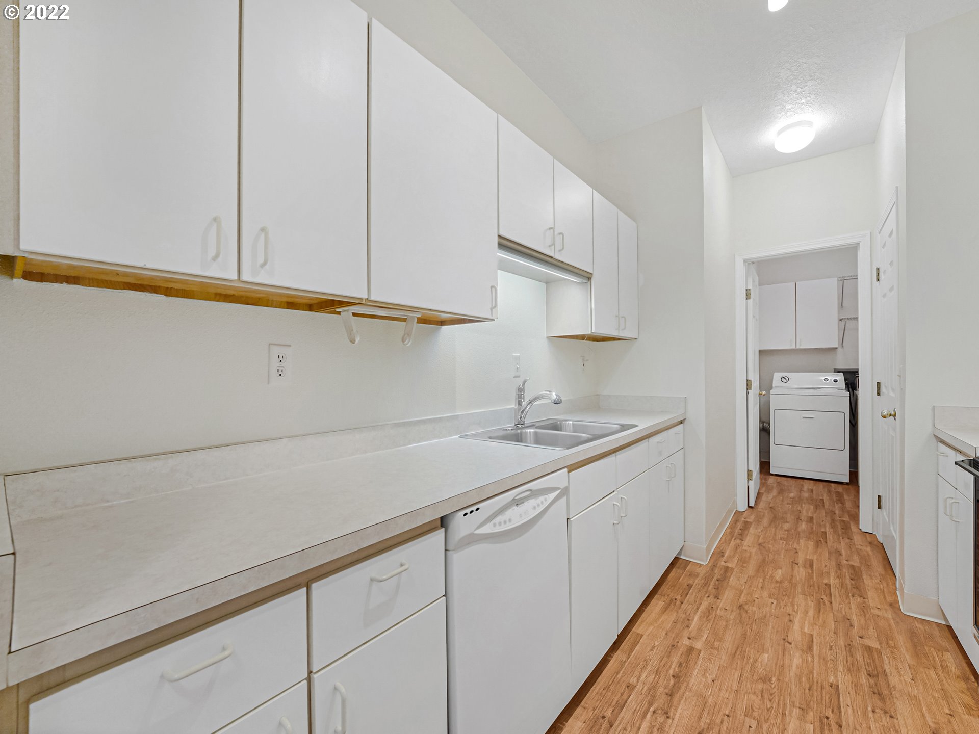 Photo #9: 461733620 Listing: Photo #9