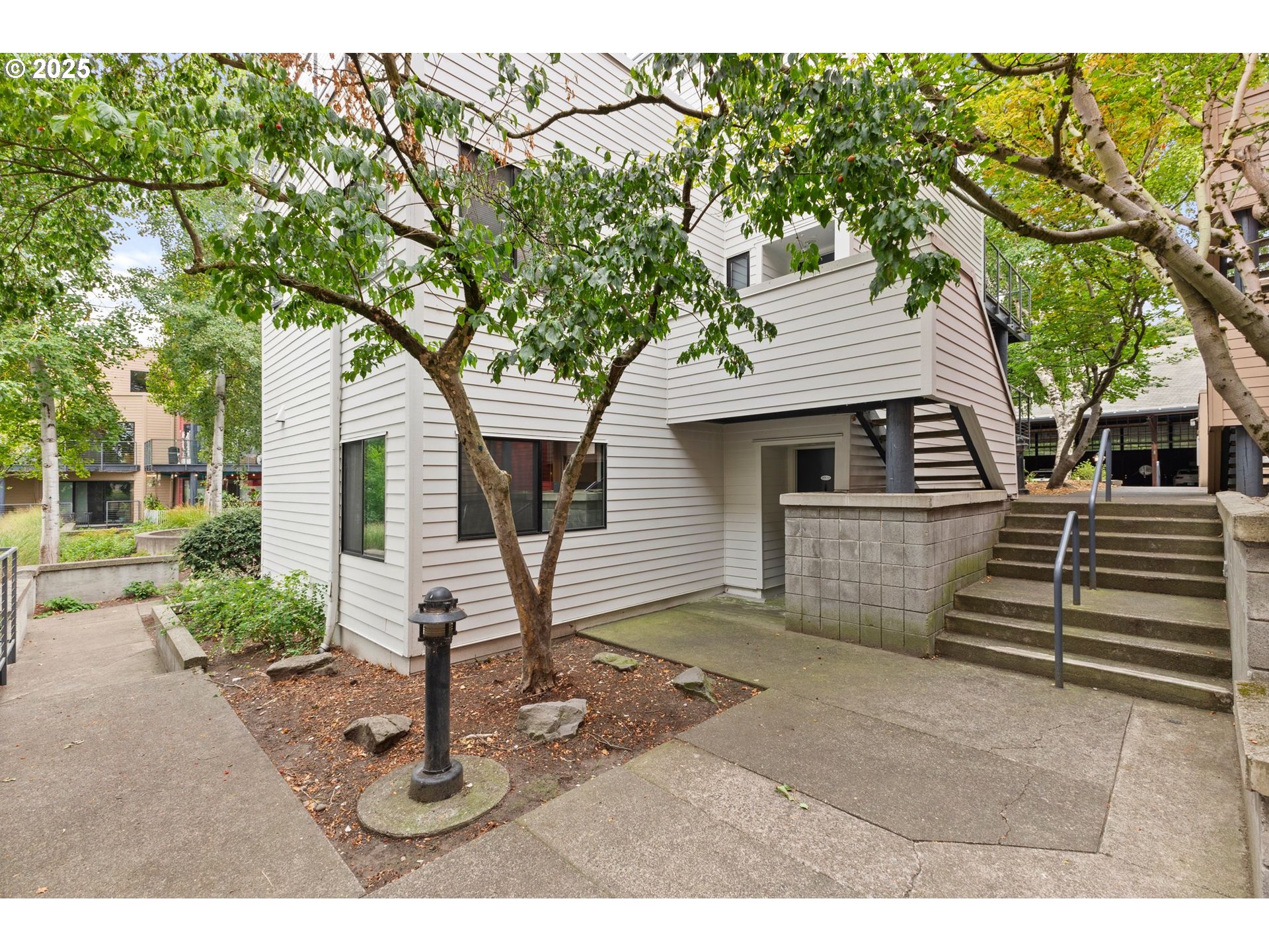 810 NW NAITO PKWY UNIT F24, Portland, OR, 97209