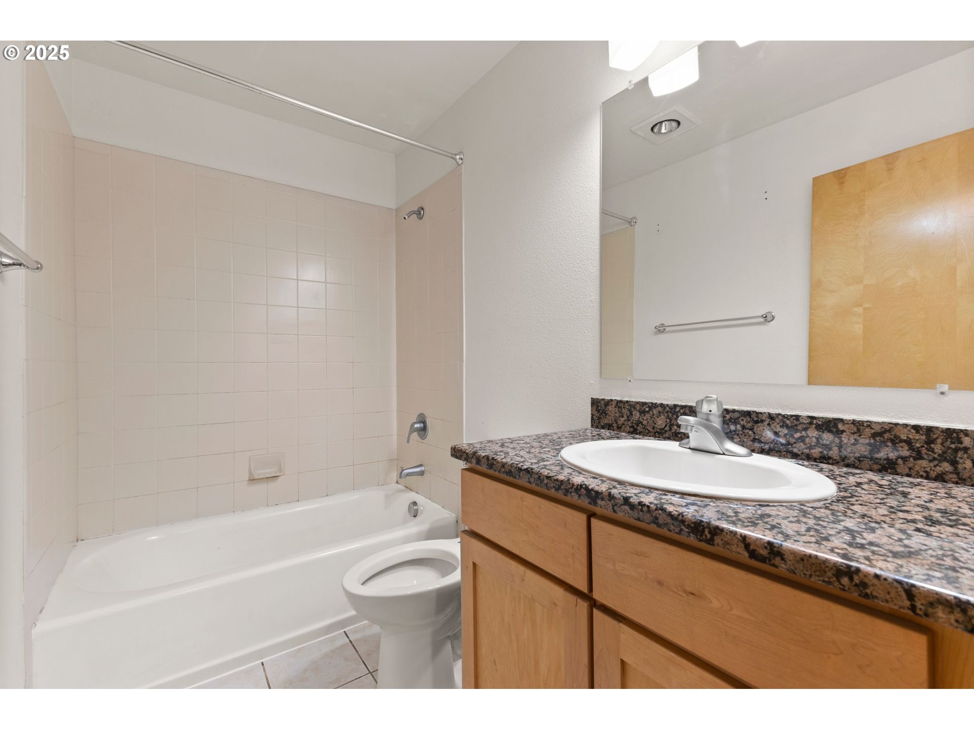 810 NW NAITO PKWY UNIT F24, Portland, OR, 97209