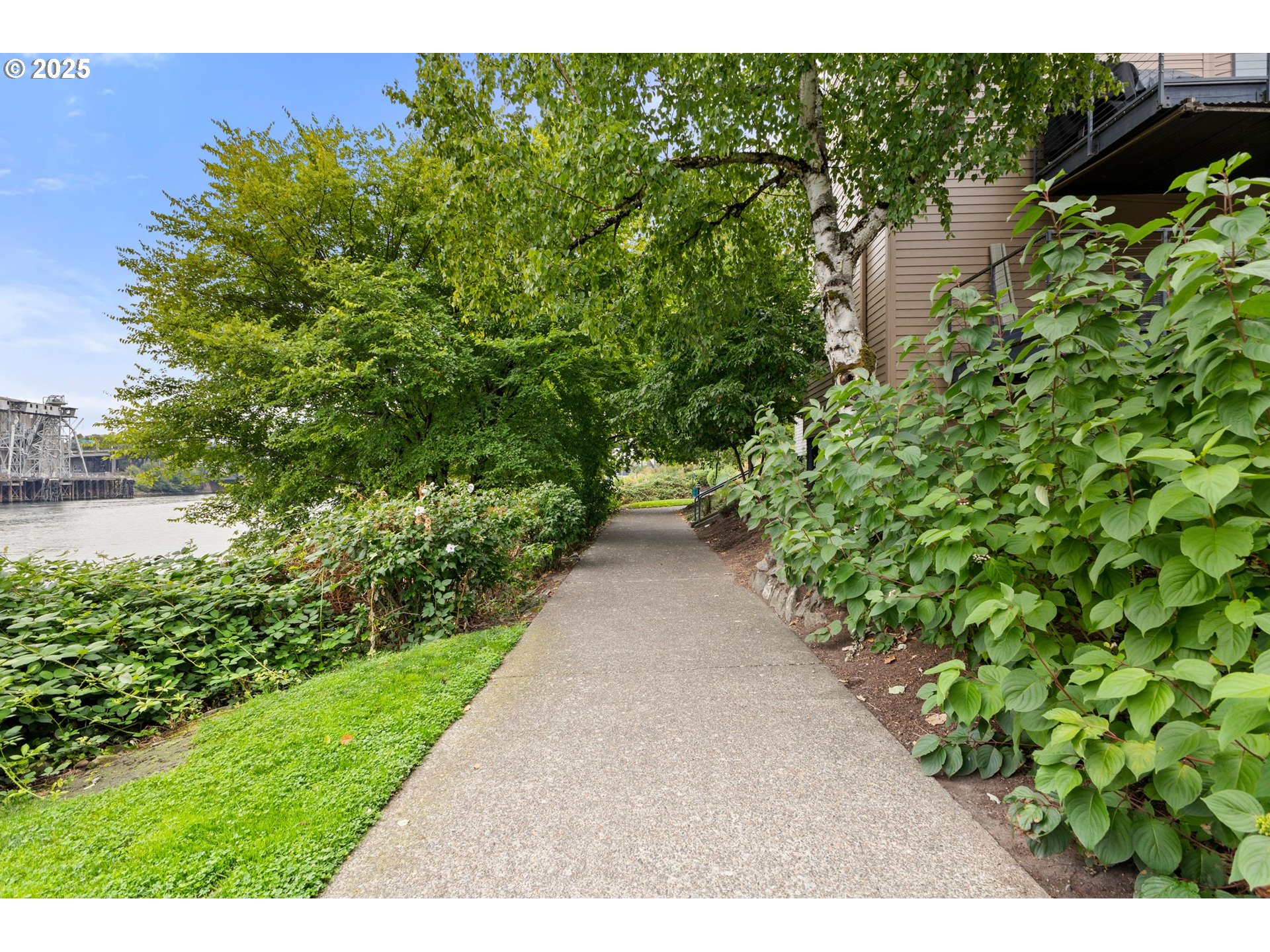 810 NW NAITO PKWY UNIT F24, Portland, OR, 97209