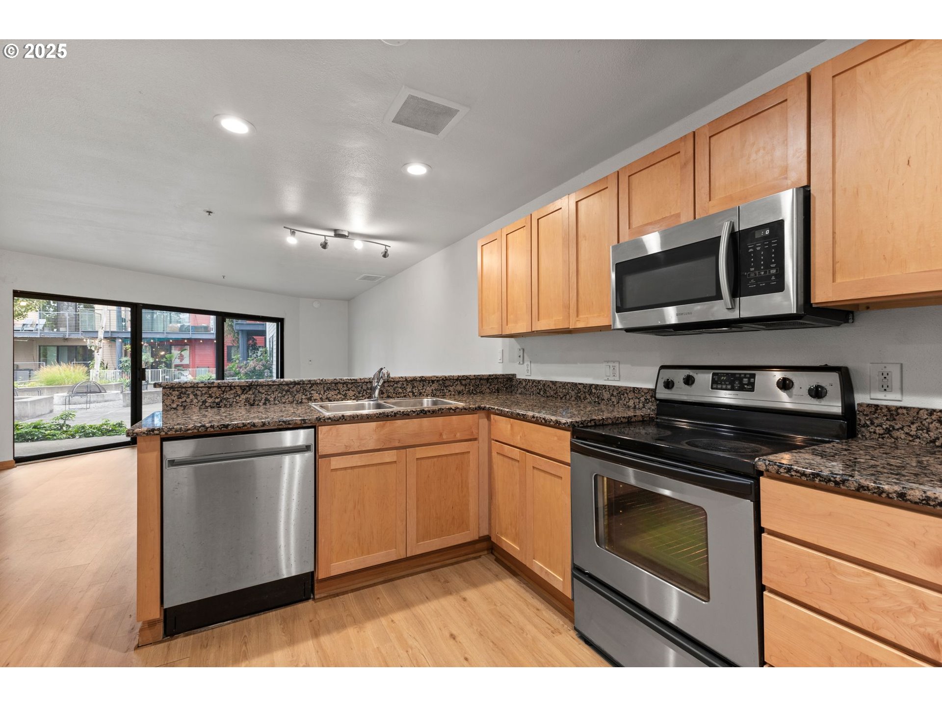 810 NW NAITO PKWY UNIT F24, Portland, OR, 97209