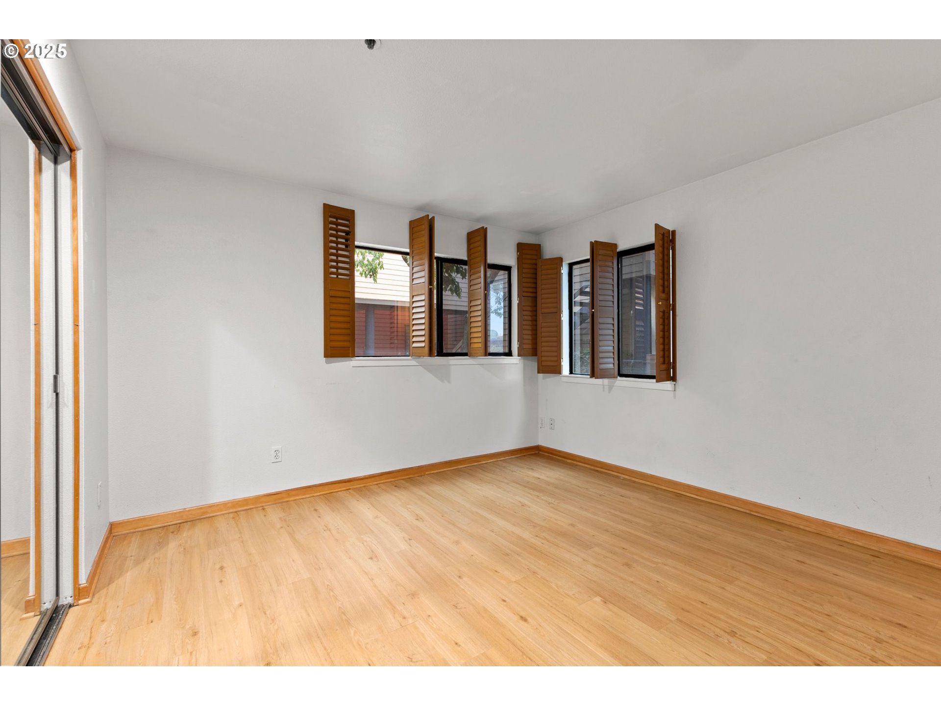 810 NW NAITO PKWY UNIT F24, Portland, OR, 97209