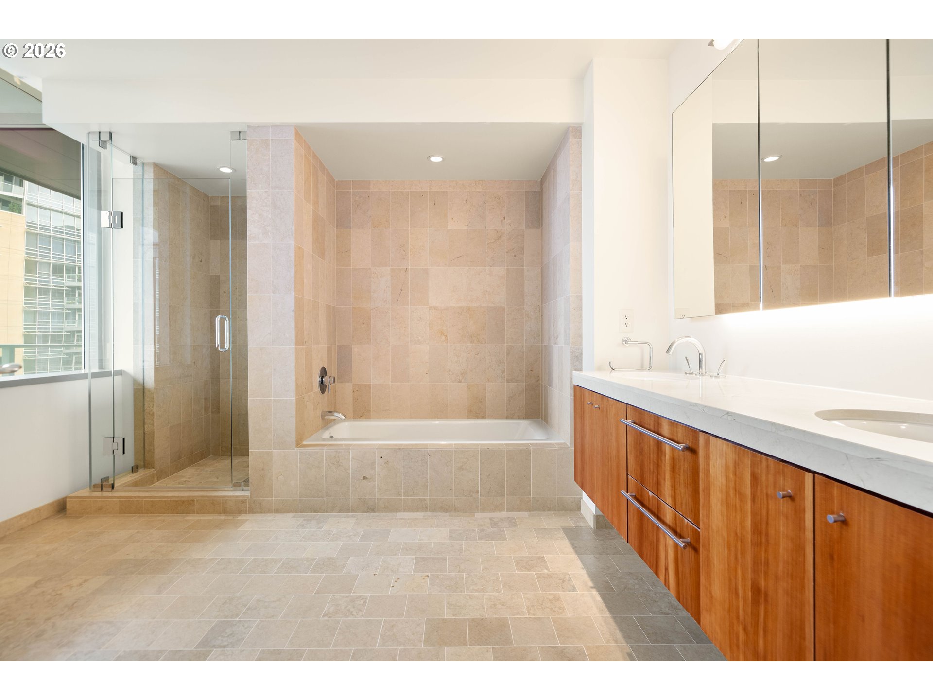 Photo #3: 467900788 Listing: Photo #3