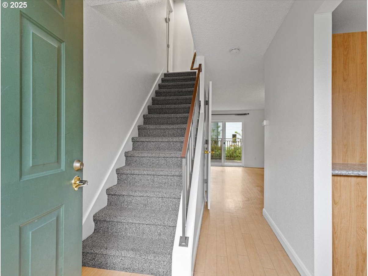 Photo #3: 468037407 Listing 